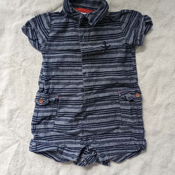 5 pk of 3 month baby boy clothes. Gap & Carter's. EUCm  Dress shirt - Picture 8 of 9